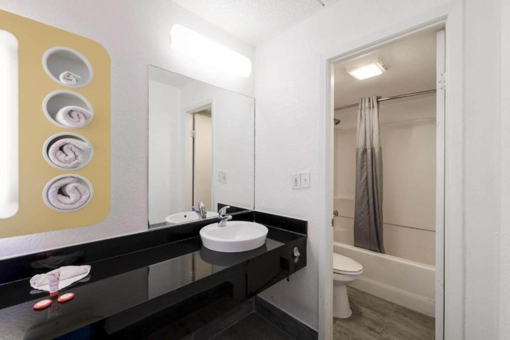 Oyo Hotel Houston Katy Freeway Eksteriør billede